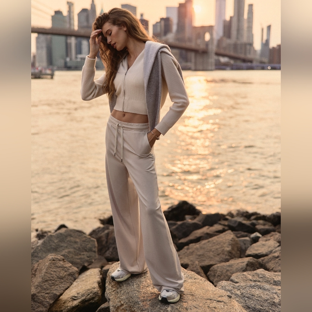 Vuori Halo Essential Wide Leg DreamKnit™ Pant Ecru Heather S NWT NEW